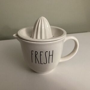 Rae Dunn Fresh juicer